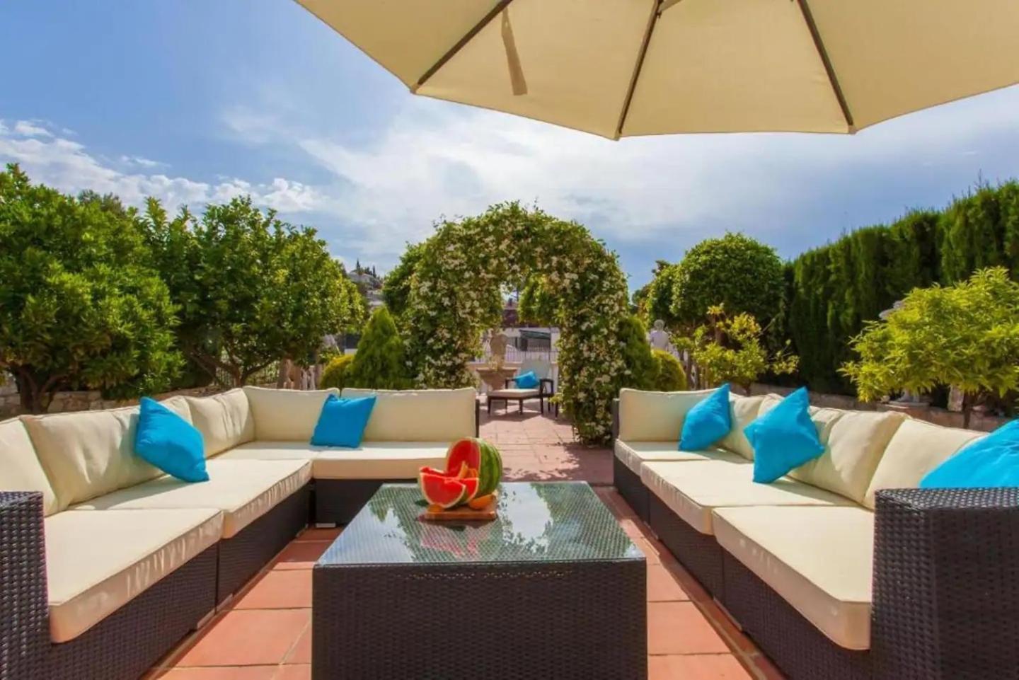 Summer Offers! Fabulous Luxury Villa Near The Beach Sleeps 8 베날마데나코스타 외부 사진