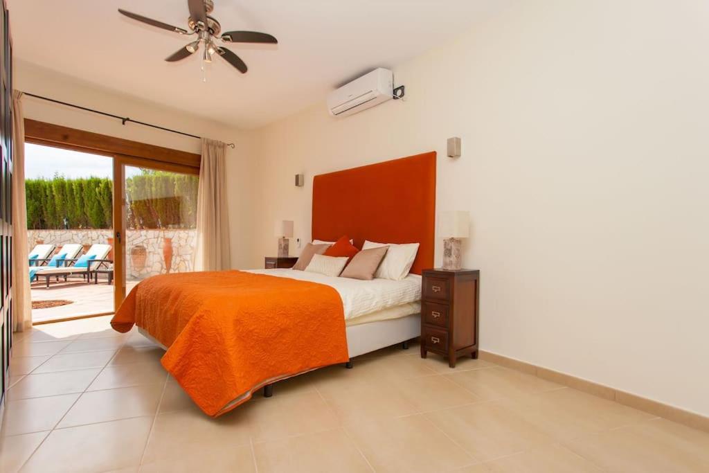 Summer Offers! Fabulous Luxury Villa Near The Beach Sleeps 8 베날마데나코스타 외부 사진