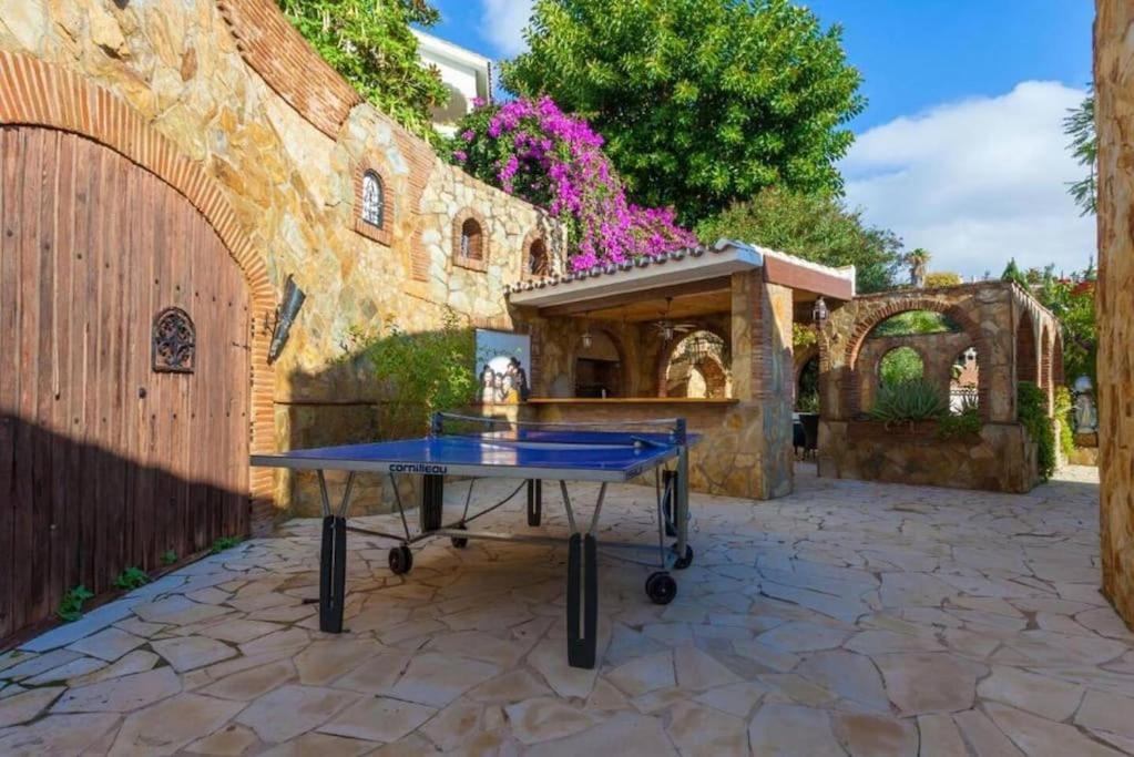Summer Offers! Fabulous Luxury Villa Near The Beach Sleeps 8 베날마데나코스타 외부 사진
