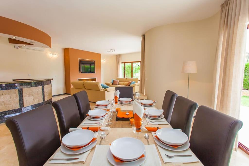 Summer Offers! Fabulous Luxury Villa Near The Beach Sleeps 8 베날마데나코스타 외부 사진