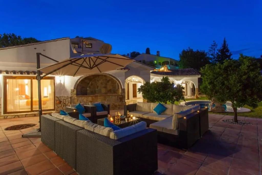 Summer Offers! Fabulous Luxury Villa Near The Beach Sleeps 8 베날마데나코스타 외부 사진