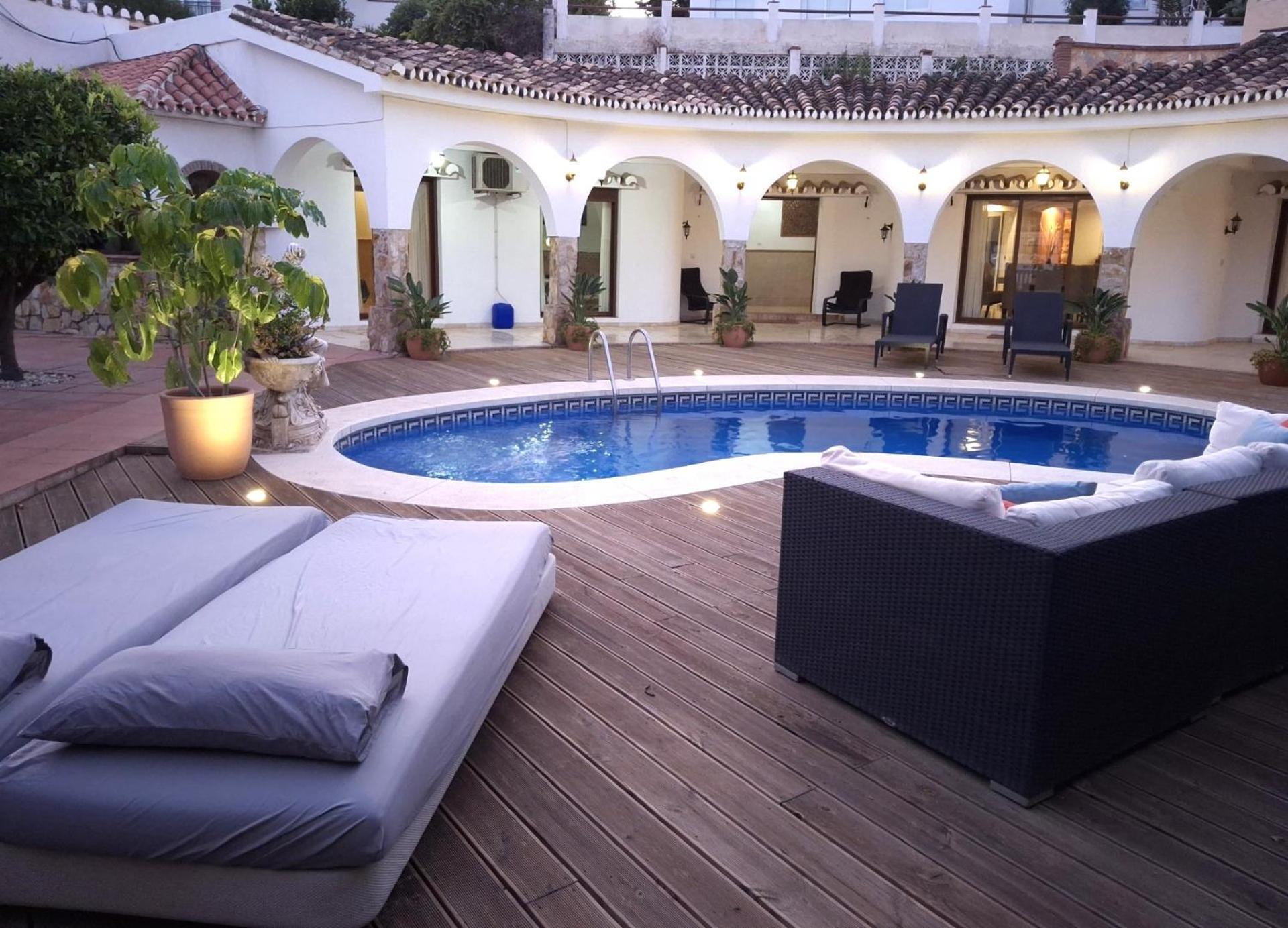 Summer Offers! Fabulous Luxury Villa Near The Beach Sleeps 8 베날마데나코스타 외부 사진