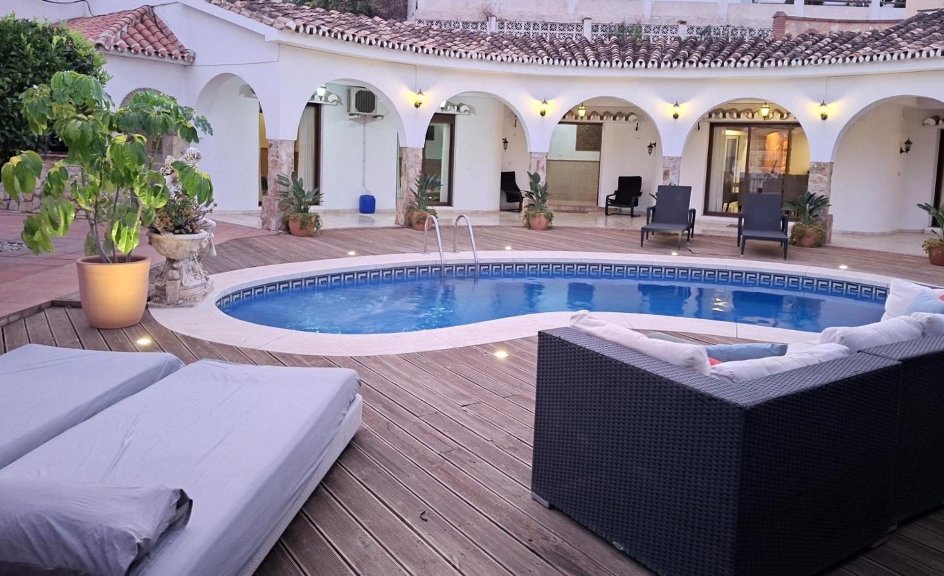 Summer Offers! Fabulous Luxury Villa Near The Beach Sleeps 8 베날마데나코스타 외부 사진
