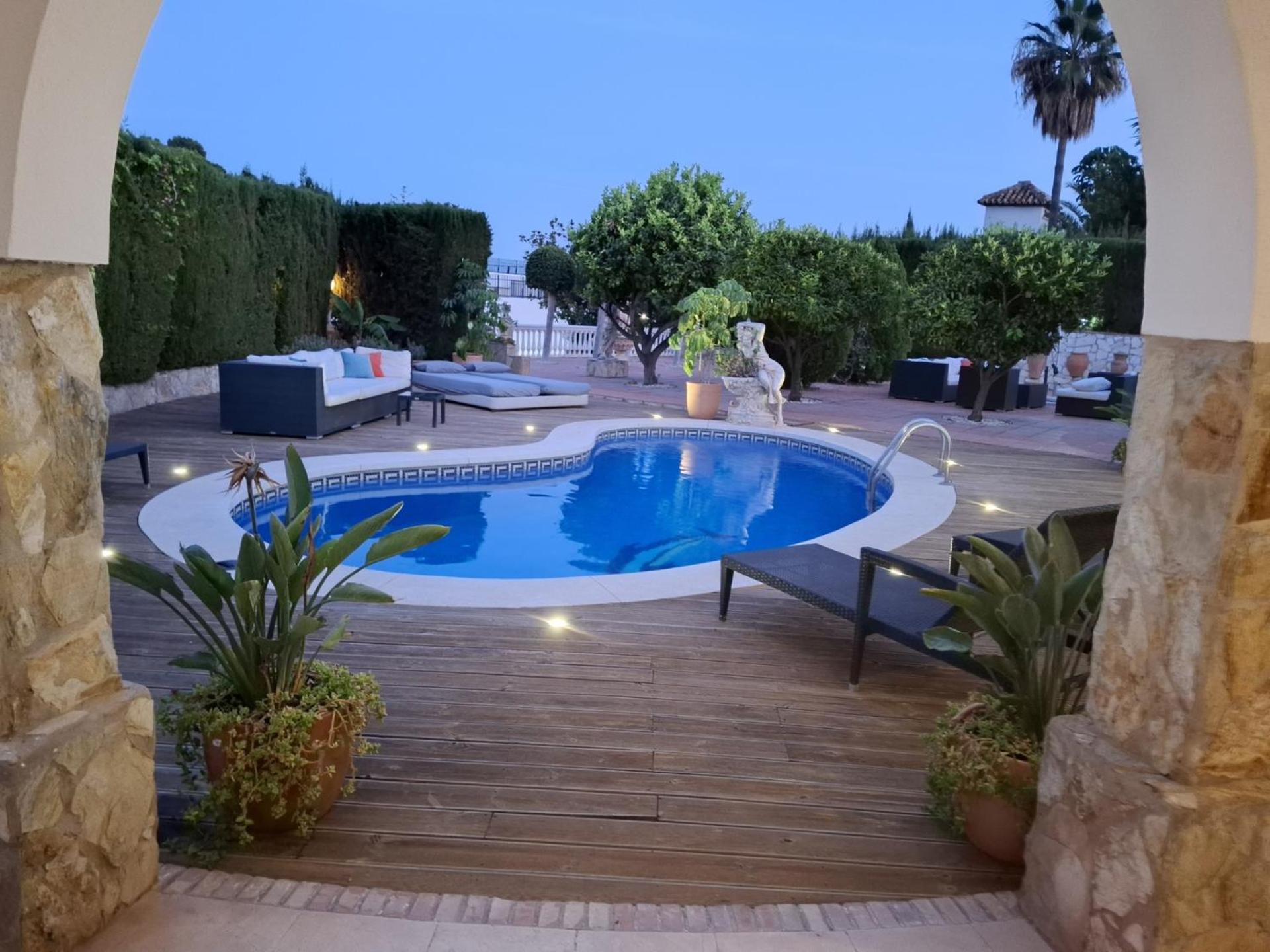 Summer Offers! Fabulous Luxury Villa Near The Beach Sleeps 8 베날마데나코스타 외부 사진